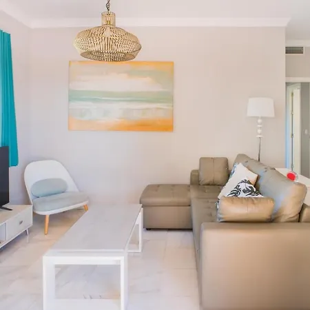 Apartment With Large Roof Terrace *