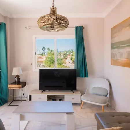 With Large Roof Terrace Apartment Marbella