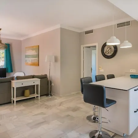 With Large Roof Terrace Apartment Marbella