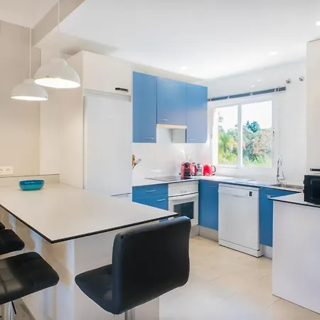 With Large Roof Terrace * Marbella
