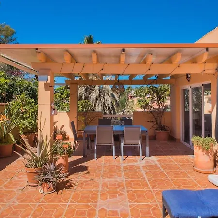 Apartment With Large Roof Terrace *